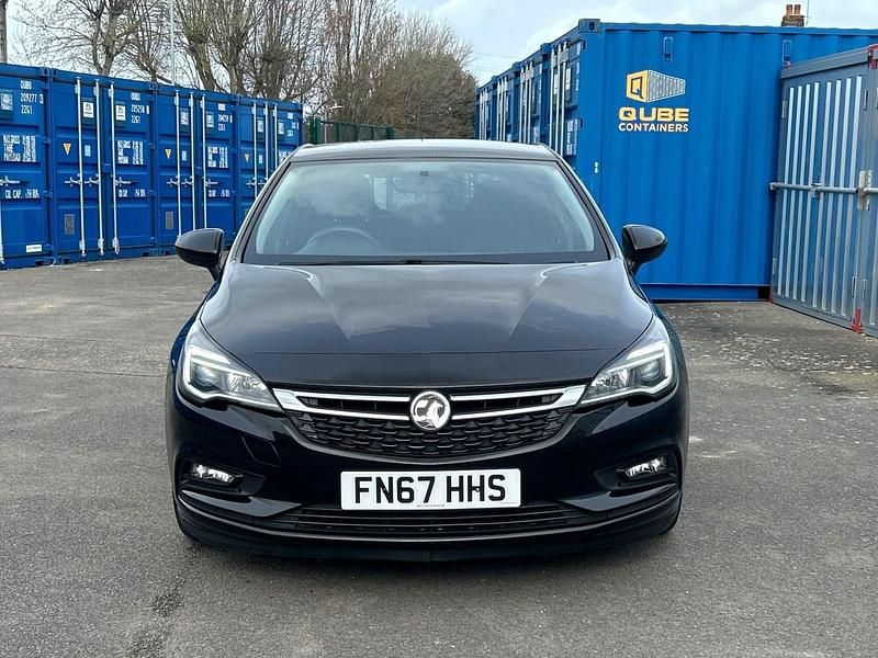 Used Vauxhall Astra Design Edition 110 HP (80 kW) 2018 Black Hatchback