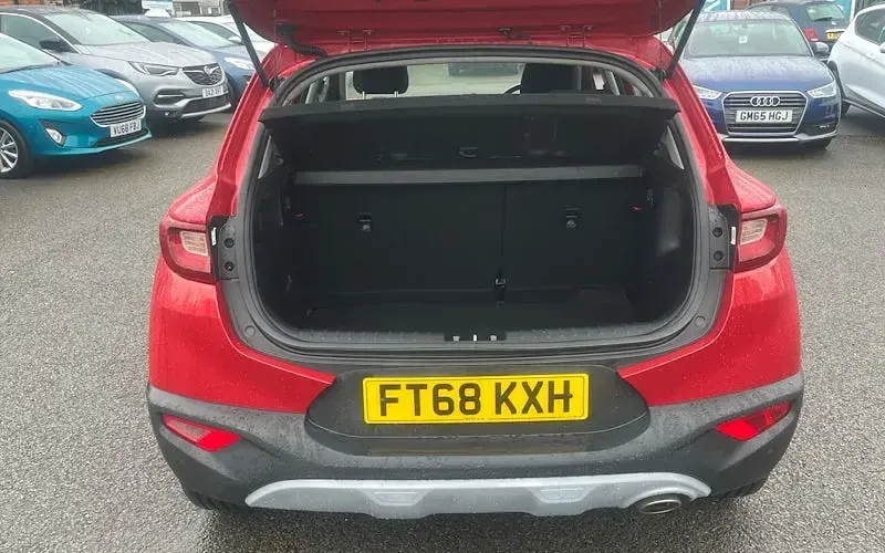 Used Kia Stonic 100 HP (73 kW) 2019 Red SUV