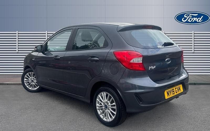 Usado Ford Ka Plus Zetec 71 HP (52 kW) 2019 Cinzento Citadino