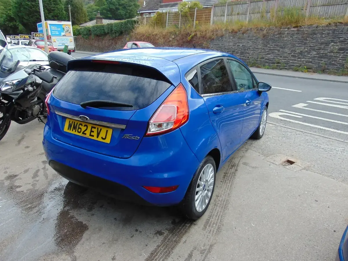 Used Ford Fiesta Titanium 2013 Blue Hatchback