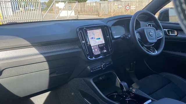 Used Volvo EX40 Plus 185 kW (252 HP) 2025 White SUV