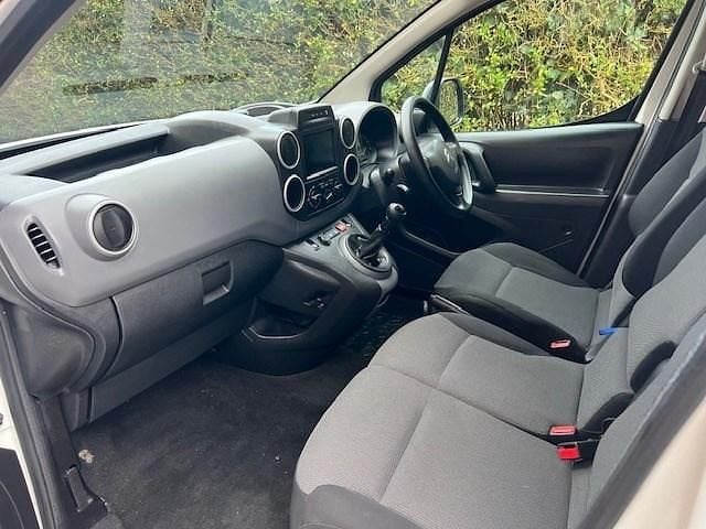 Used Citroën Berlingo 75 HP (55 kW) 2018 White MPV