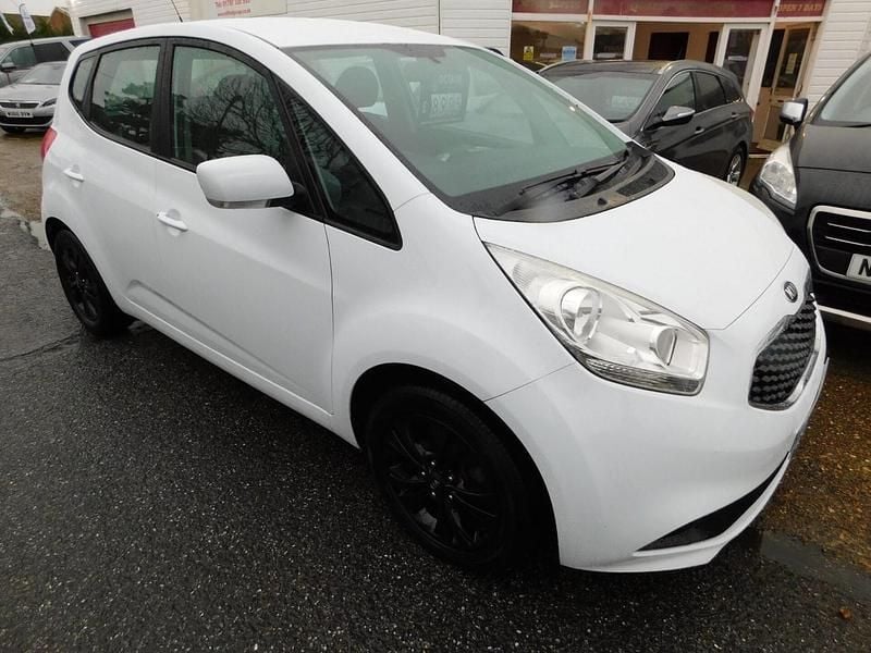 Used Kia Venga 123 HP (90 kW) 2015 White Hatchback
