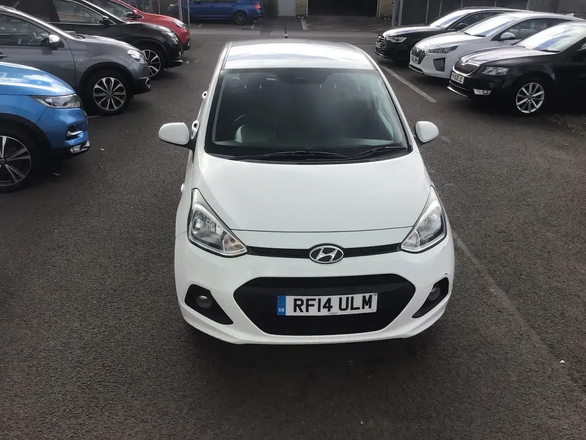 Used Hyundai i10 SE 2014 White Hatchback