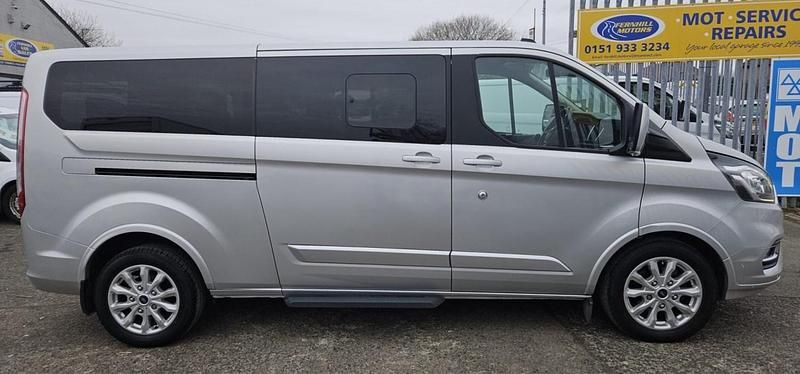 Used Ford Tourneo Titanium 130 HP (95 kW) 2022 Silver MPV