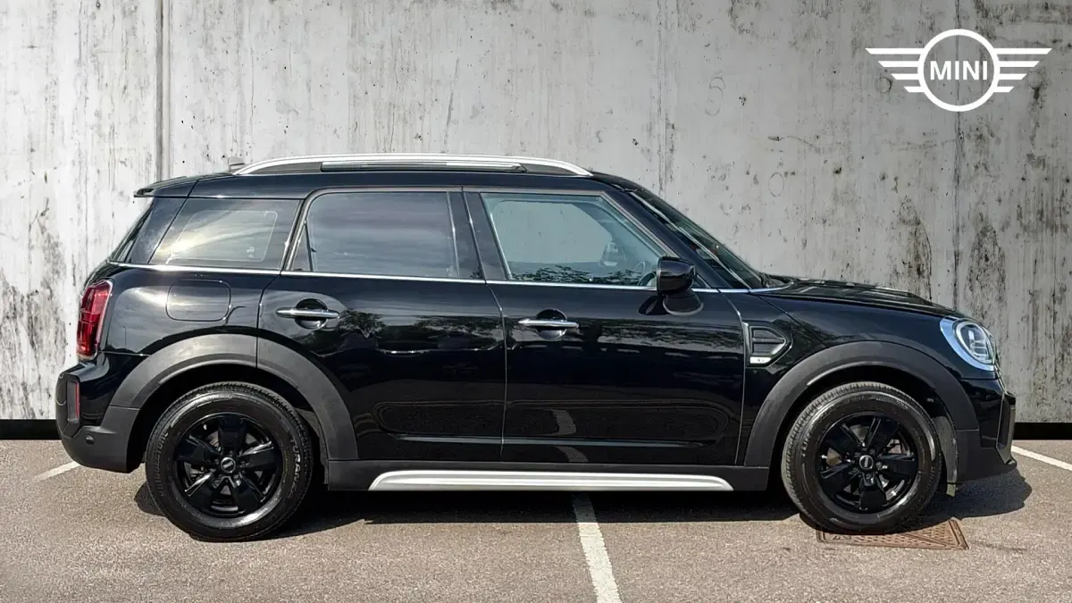 Usado Mini Cooper Countryman Classic 136 CV (100 kW) 2021 Negro SUV