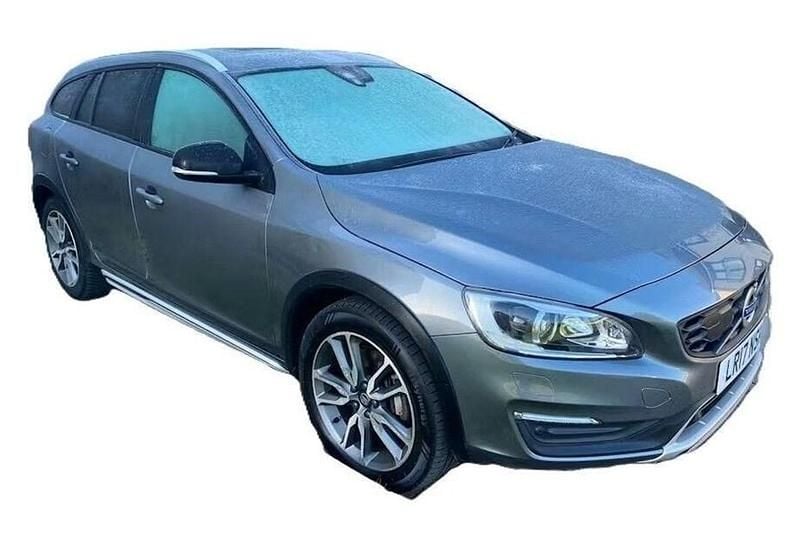 Used Volvo V60 CC 190 HP (139 kW) 2017 Estate
