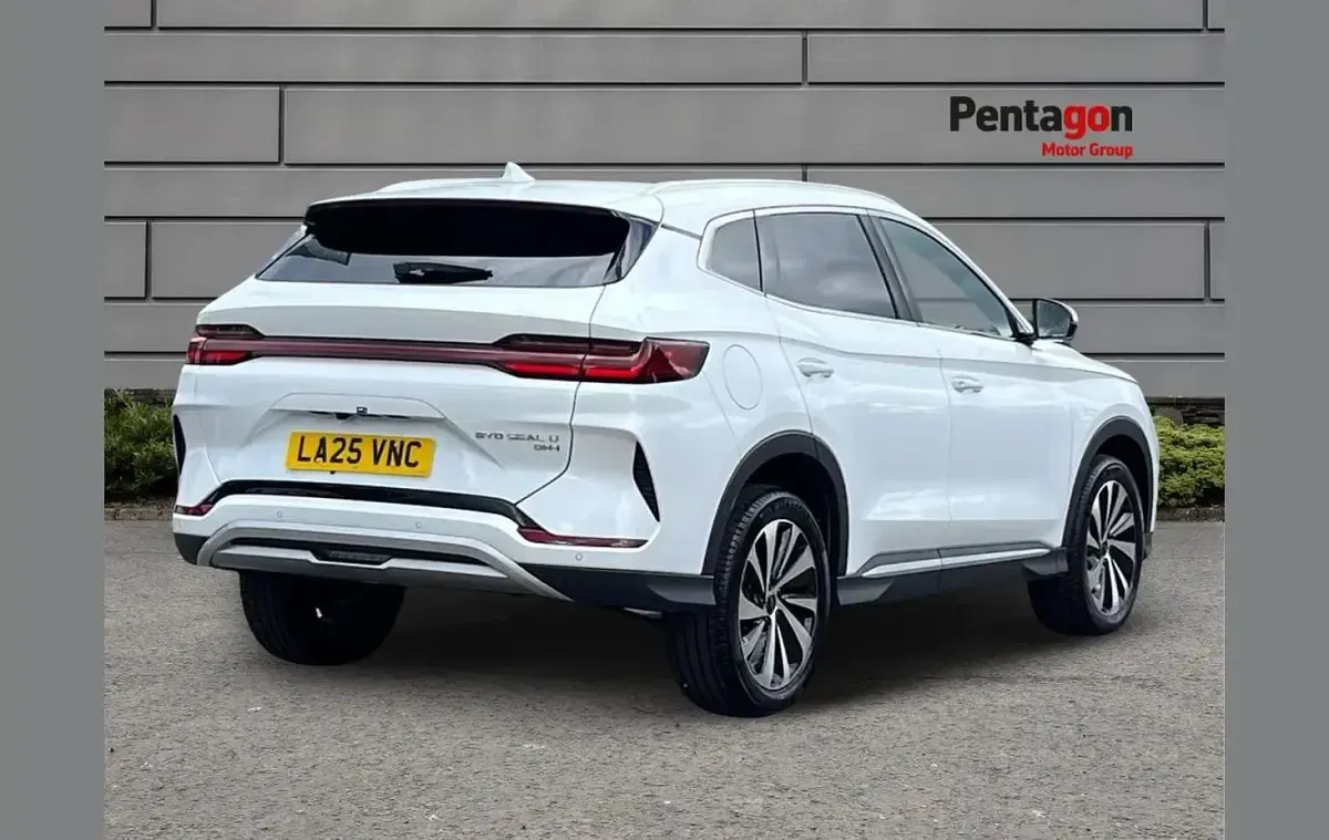 Used BYD Seal U Boost 218 HP (160 kW) 2025 White SUV