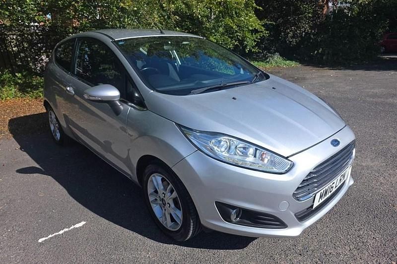 Silver Used 2016 Ford Fiesta Zetec Hatchback | £3,995 (Good price) - Image 1/1