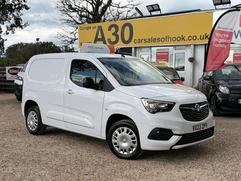 Used Vauxhall Combo S 2023 White MPV