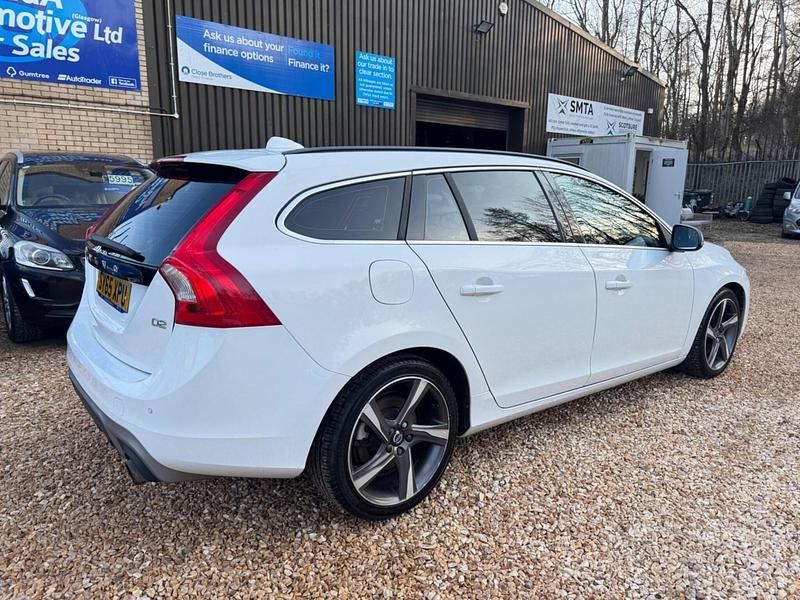 Used Volvo V60 R-Design 115 HP (84 kW) 2015 White Estate