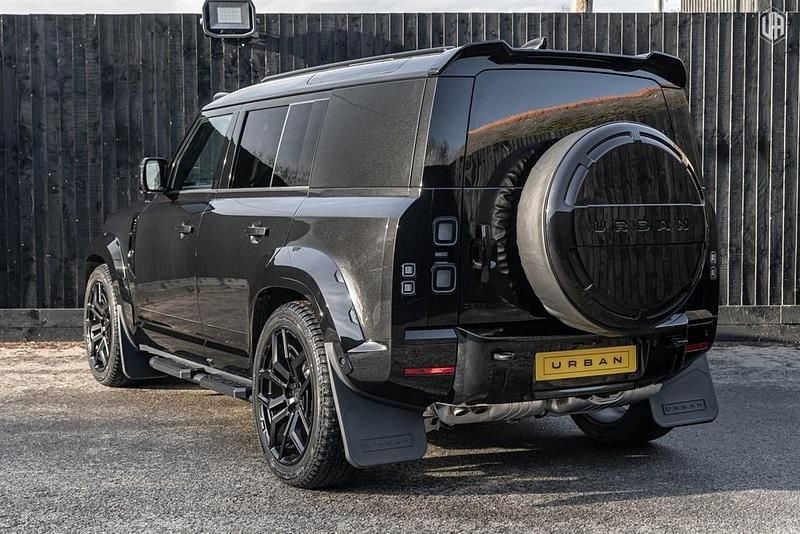 Used Land Rover Defender HSE Dynamic 345 HP (253 kW) 2025 Santorini black SUV