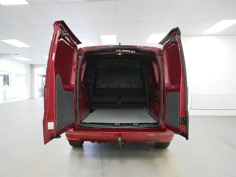 Używany VW Caddy 122 KM (89 kW) 2023 Czerwony Minivan