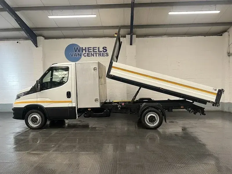 Used Iveco Daily 136 HP (100 kW) 2023 White Cabriolet