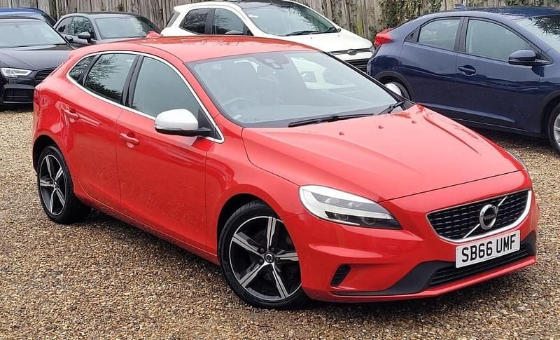 Usado Volvo V40 R-Design 2016 Vermelho Citadino