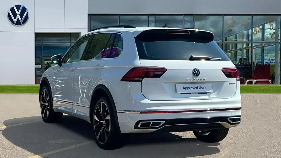 Używany VW Tiguan R-line 245 KM (180 kW) 2023 Biały SUV