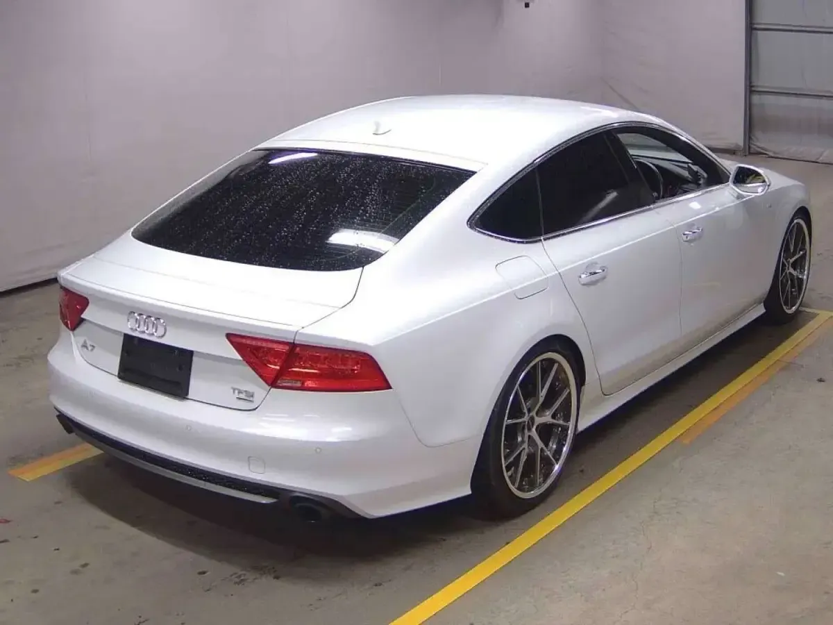 Used Audi A7 Comfort 2014 White Hatchback