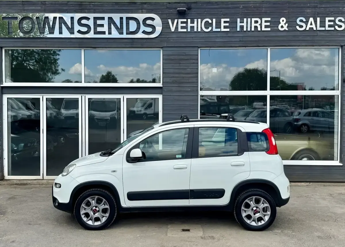 Usado Fiat Panda 4x4 85 HP (62 kW) 2013 Branco Citadino