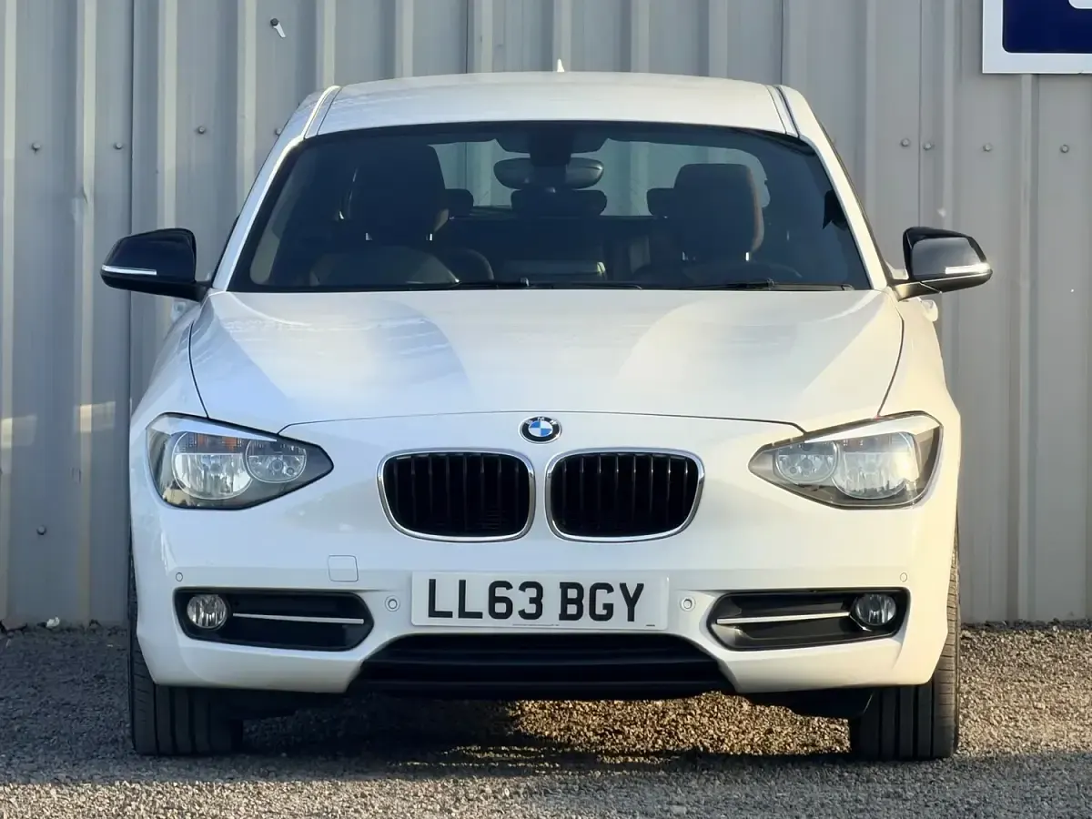 Used BMW 116 Sport Line 2013 White Hatchback