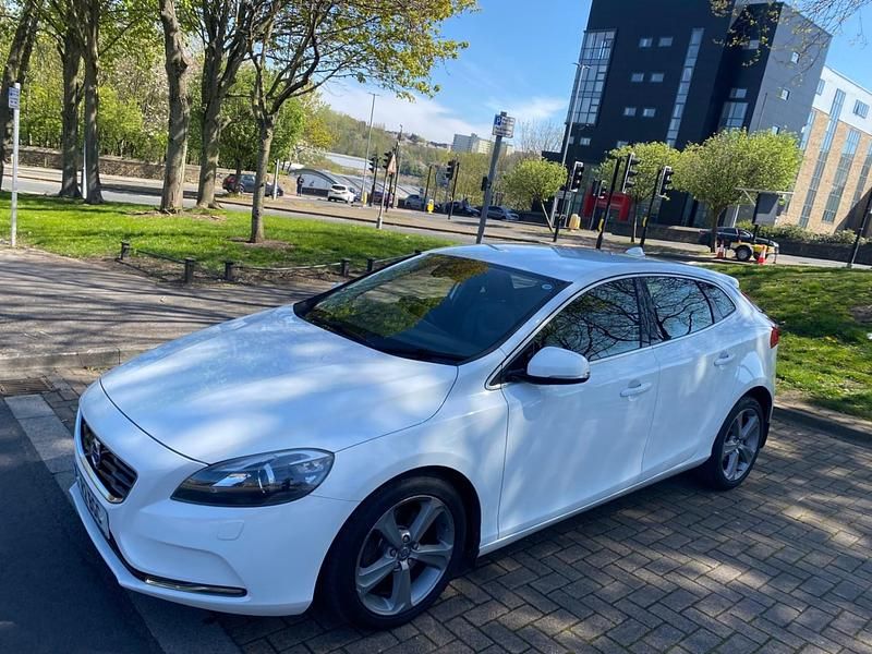 Usado Volvo V40 SE Lux 2013 Branco Citadino