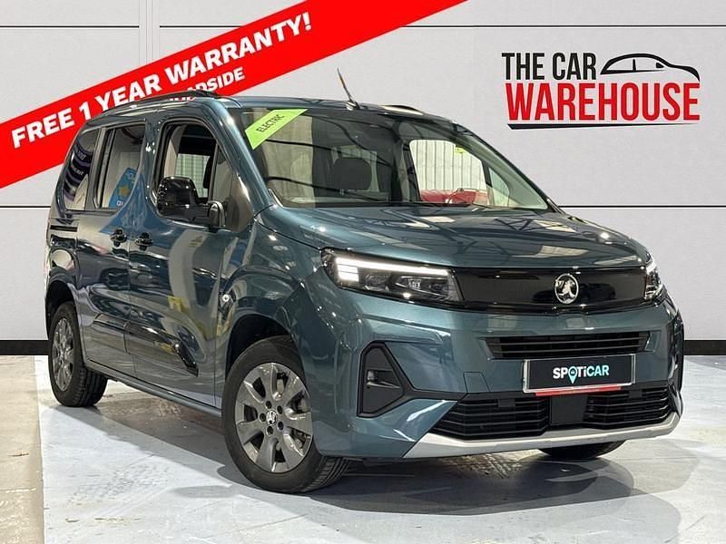 Used Vauxhall Combo Ultimate 100 kW (136 HP) 2025 Blue MPV