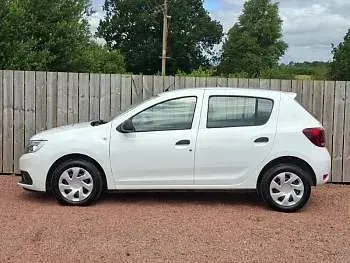 Used Dacia Sandero Essentiel 73 HP (53 kW) 2019 White Hatchback