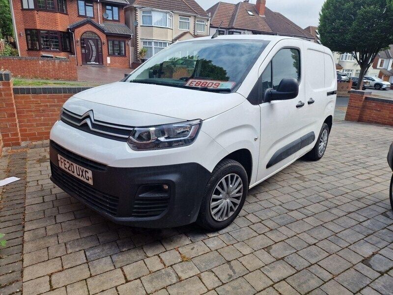White Used 2020 Citroën Berlingo Start MPV | £5,395 (Good price) - Image 1/2