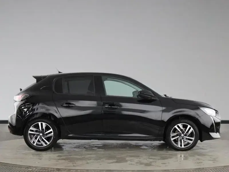 Used Peugeot 208 Allure+ 100 HP (73 kW) 2023 Nera black Hatchback
