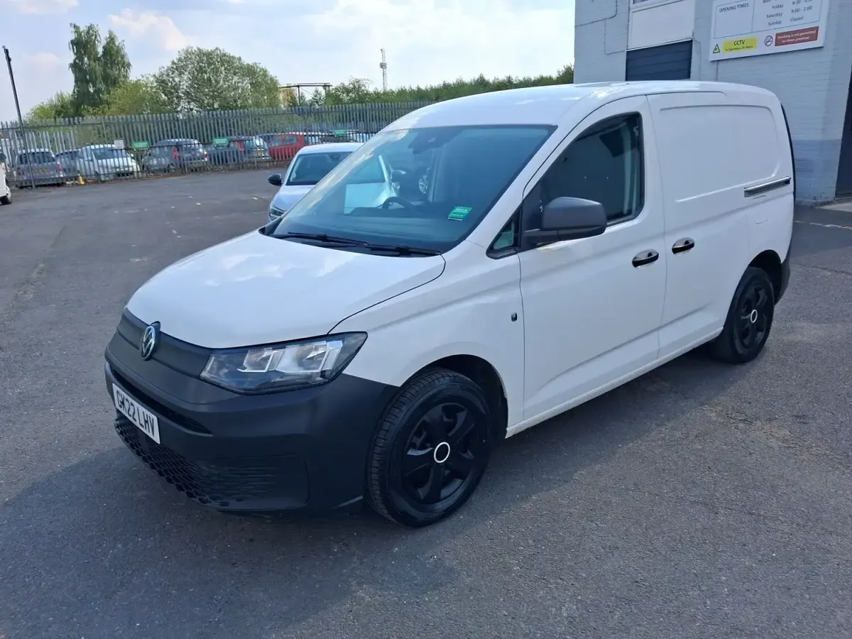 Used VW Caddy 102 HP (75 kW) 2022 White MPV