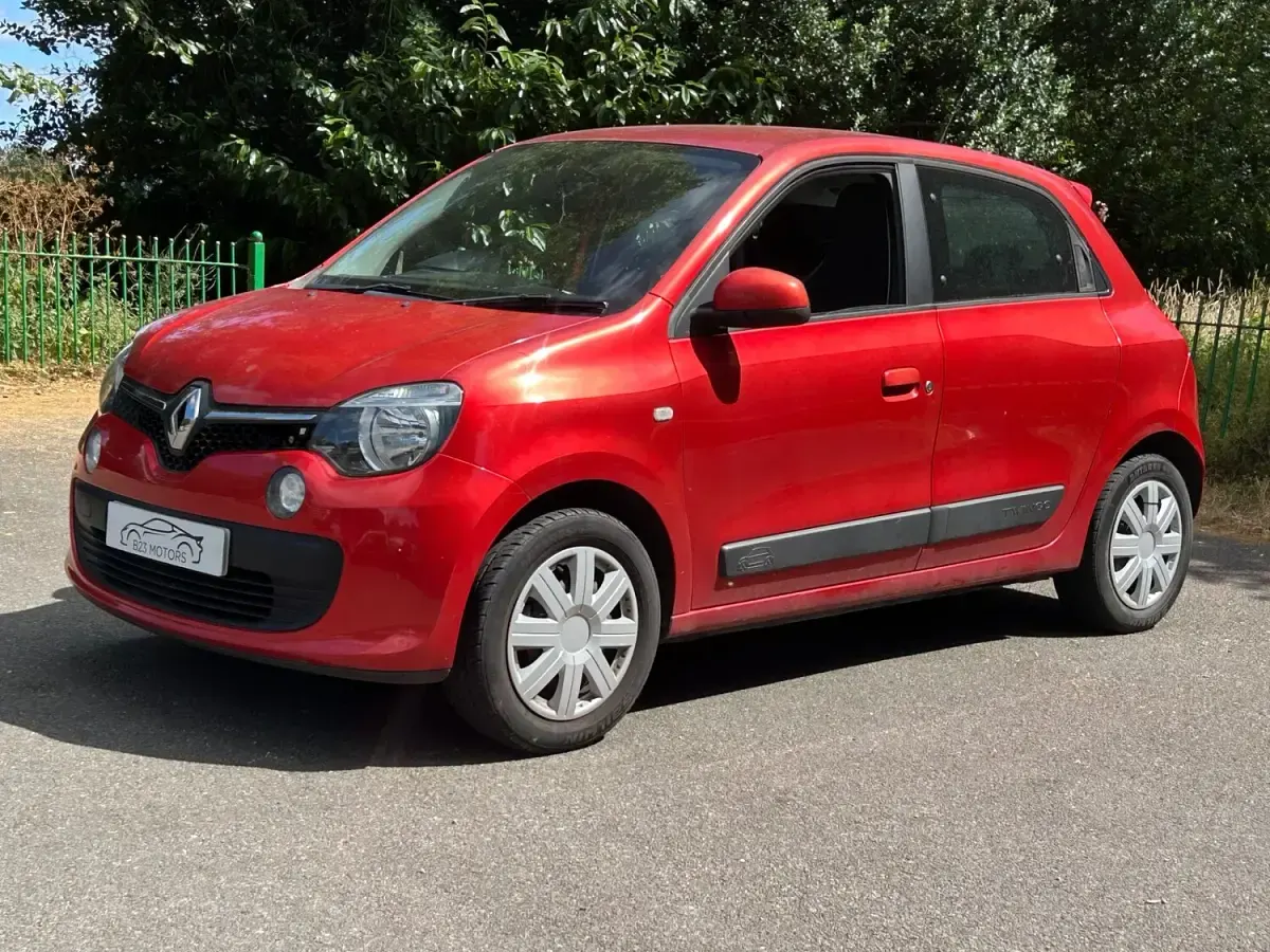 Used Renault Twingo Play 2016 Red Hatchback