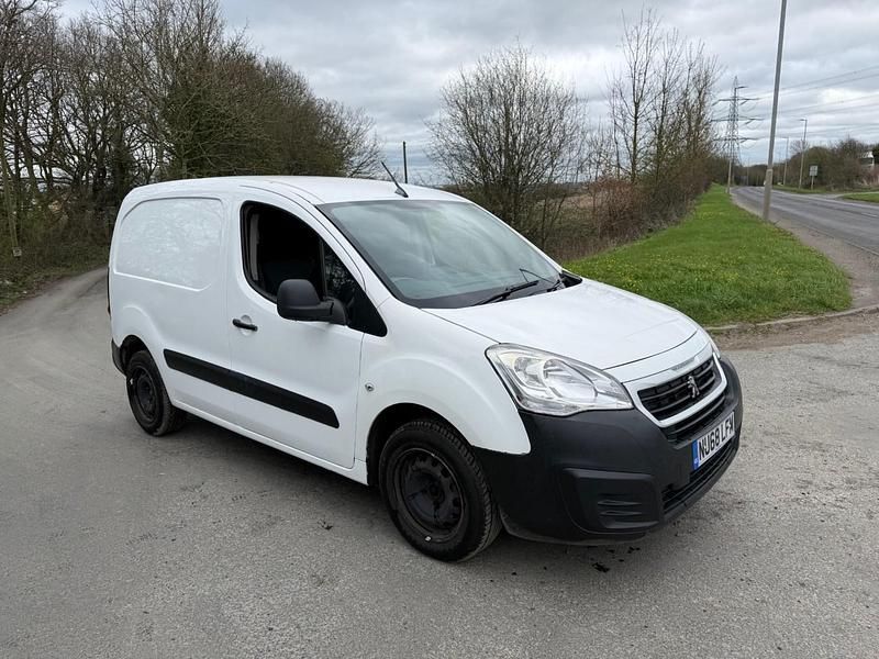 Used Peugeot Partner 2018 White MPV