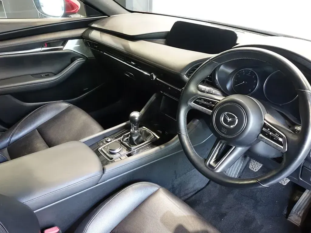 Used Mazda 3 Inclusive 122 HP (89 kW) 2019 Red Hatchback
