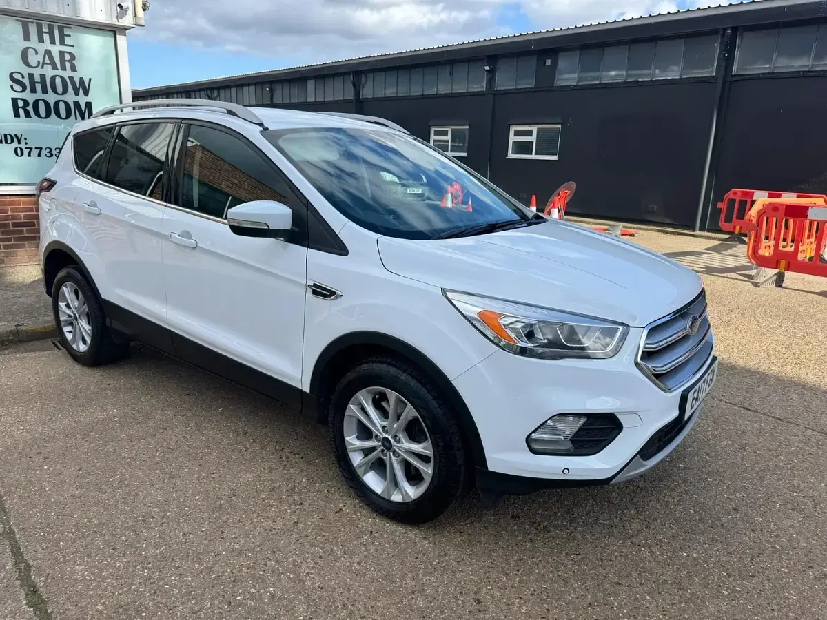 Used Ford Kuga Titanium 150 HP (110 kW) 2017 White SUV