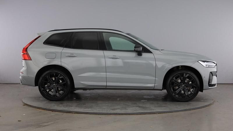 Used Volvo XC60 Plus 247 HP (181 kW) 2025 Grey SUV
