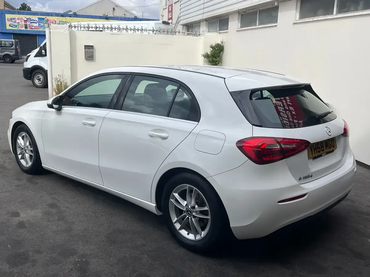 Used Mercedes A180 SE 116 HP (85 kW) 2018 White Hatchback