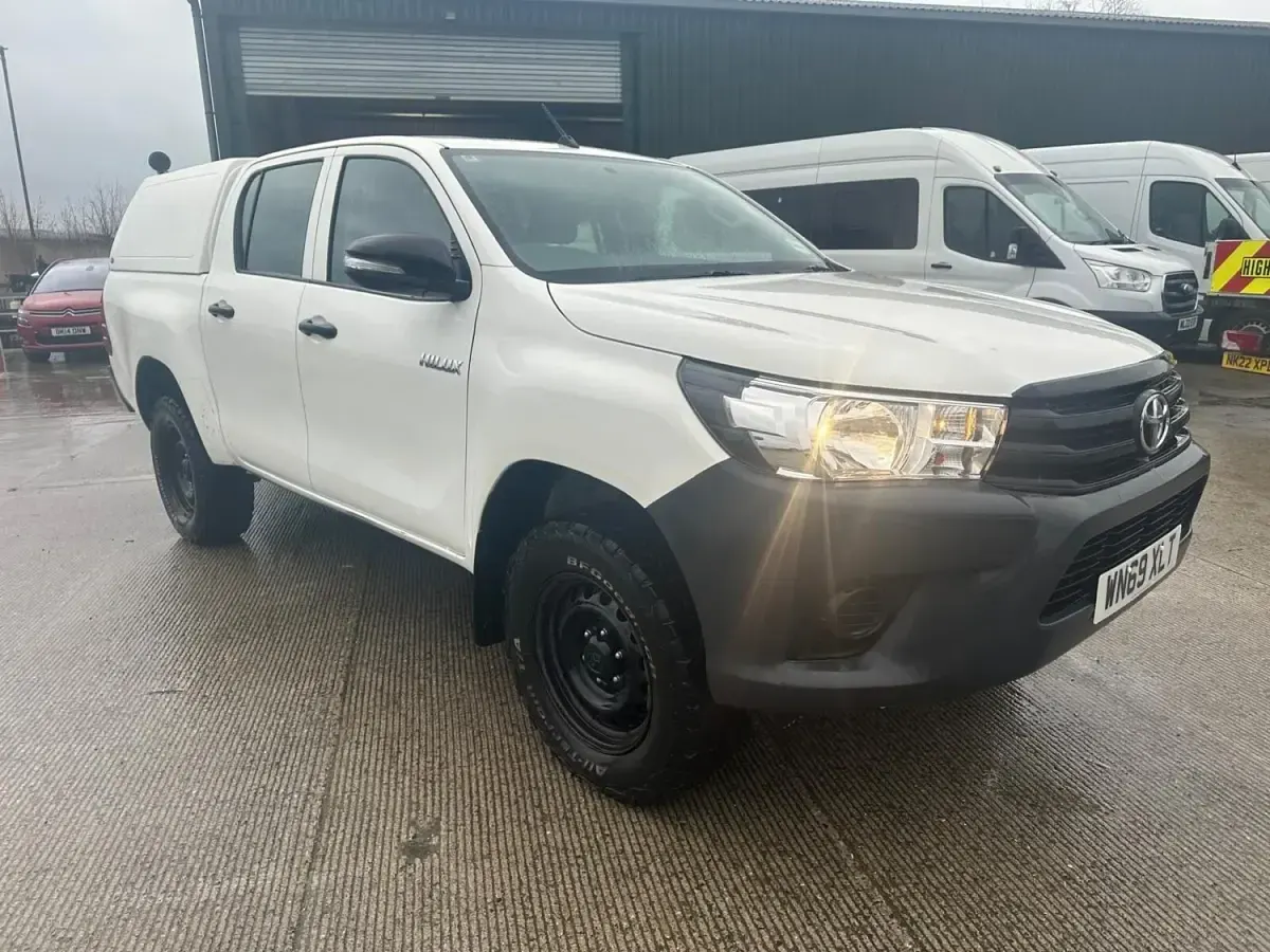 Usado Toyota HiLux Active 150 HP (110 kW) 2019 Branco Pickup