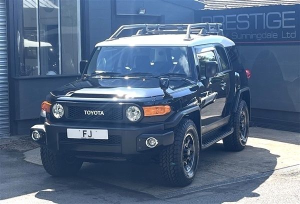 Black with white roof Used 2012 Toyota FJ Cruiser SUV | £25,950 - Image 1/1