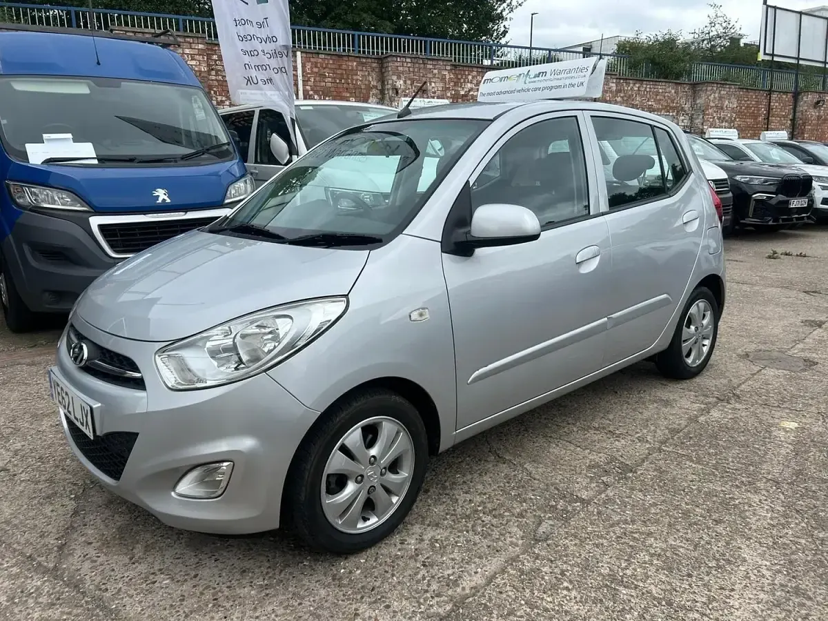 Used Hyundai i10 Active 86 HP (63 kW) 2012 Silver Hatchback