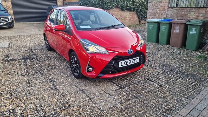 Used Toyota Yaris Hybrid 2019 Red Hatchback