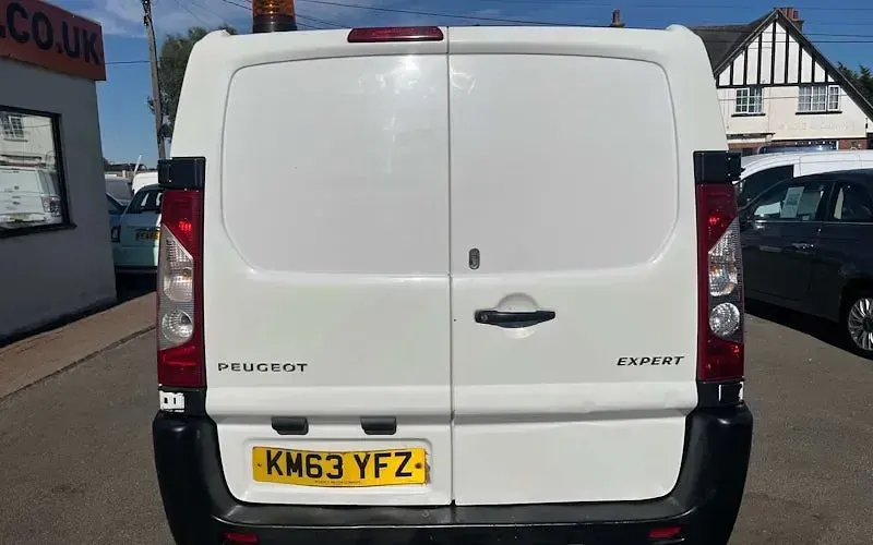 Used Peugeot Expert 128 HP (94 kW) 2013 White Van