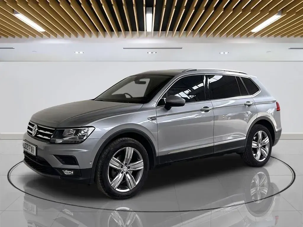 Usado VW Tiguan Allspace Match 150 HP (110 kW) 2021 Prateado SUV
