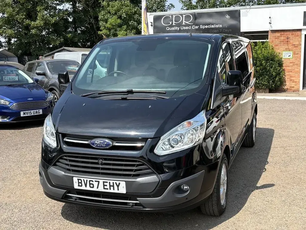 Used Ford Transit Custom Limited 128 HP (94 kW) 2017 Black Van