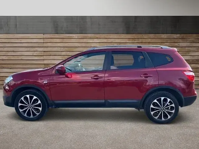 Used Nissan Qashqai +2 N-TEC 110 HP (80 kW) 2011 Red SUV