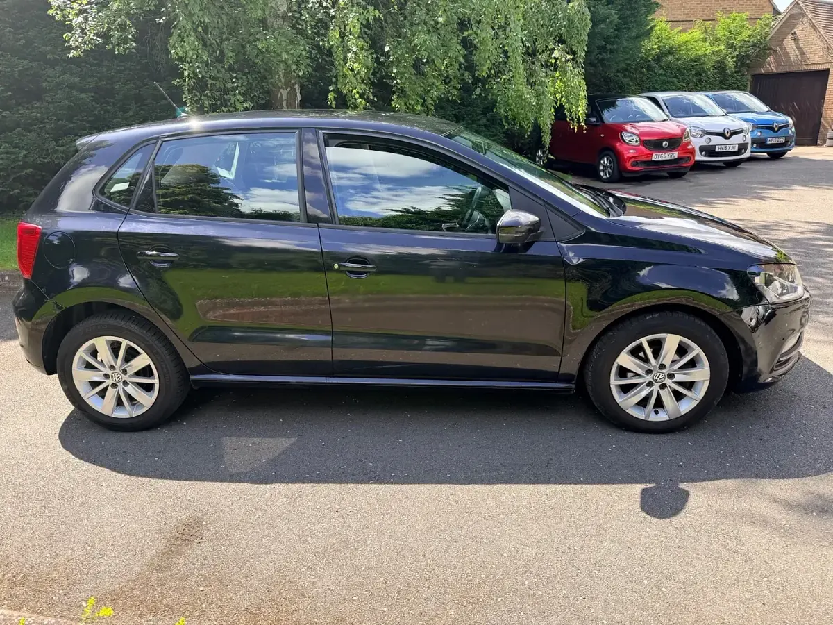 Used VW Polo SE 90 HP (66 kW) 2015 Black Hatchback
