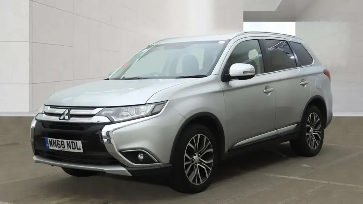 Used Mitsubishi Outlander 150 HP (110 kW) 2018 Silver SUV