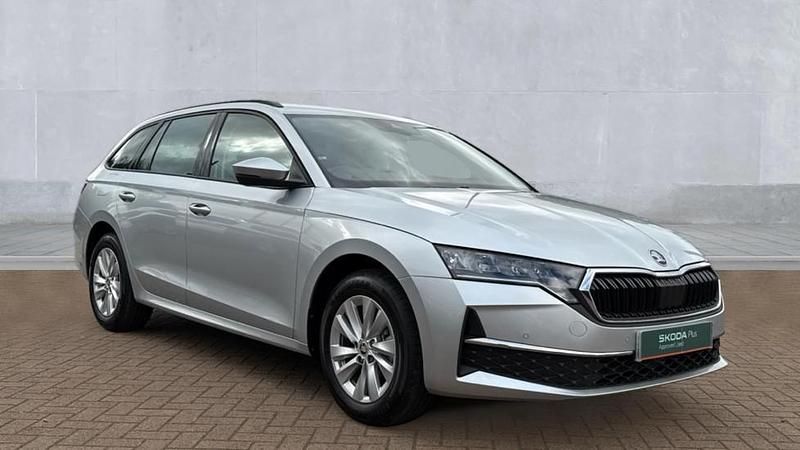 Brilliant silver New 2025 Skoda Octavia SE Technology | £24,750 (Fair price) - Image 1/4