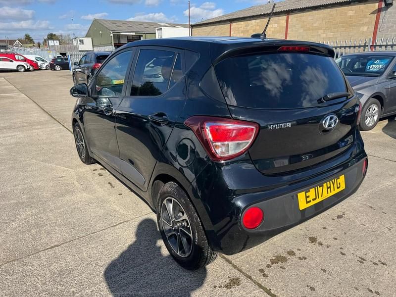 Usado Hyundai i10 Premium 87 HP (63 kW) 2017 Preto Citadino