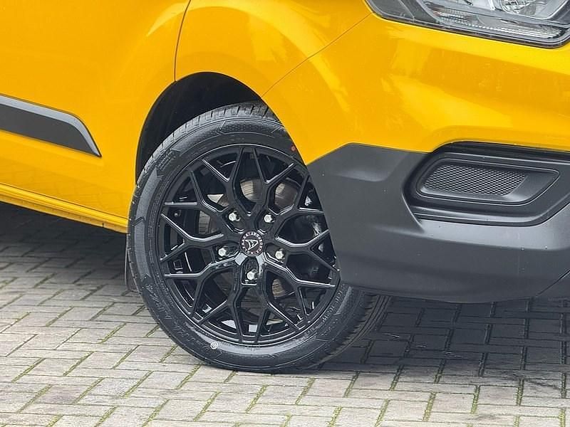 Used Ford Transit Custom 130 HP (95 kW) 2022 Yellow Van