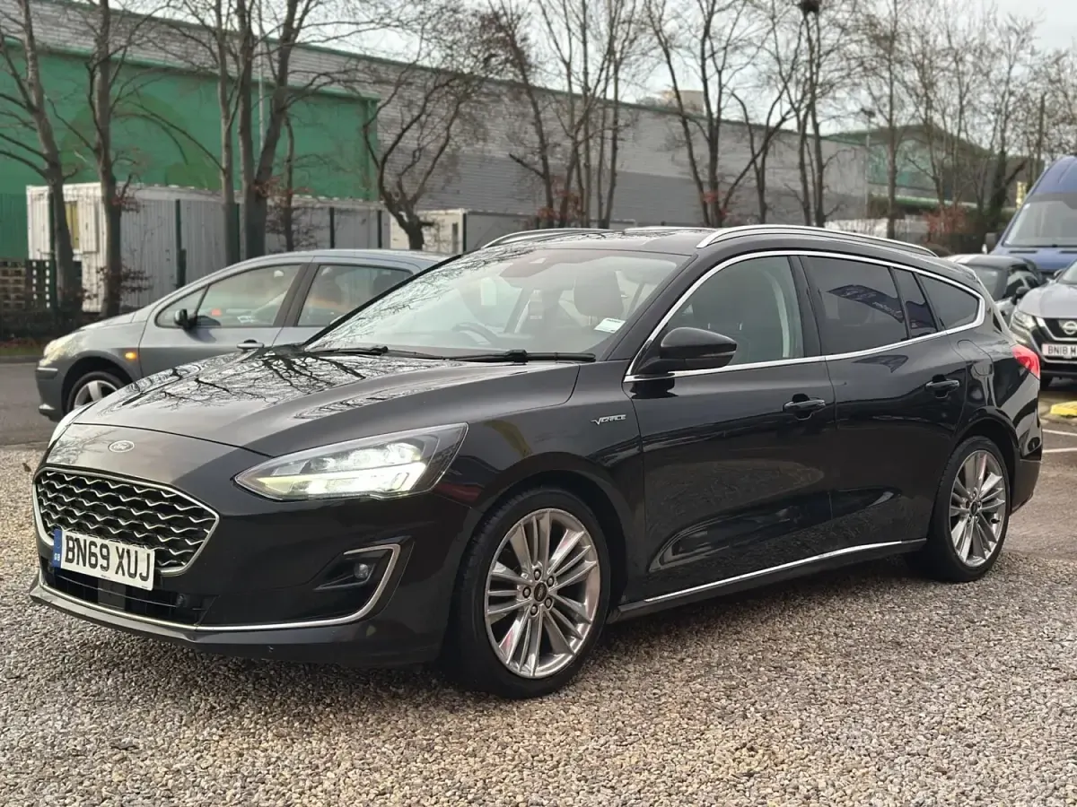 Usado Ford Focus Vignale 120 HP (88 kW) 2019 Preto Carrinha