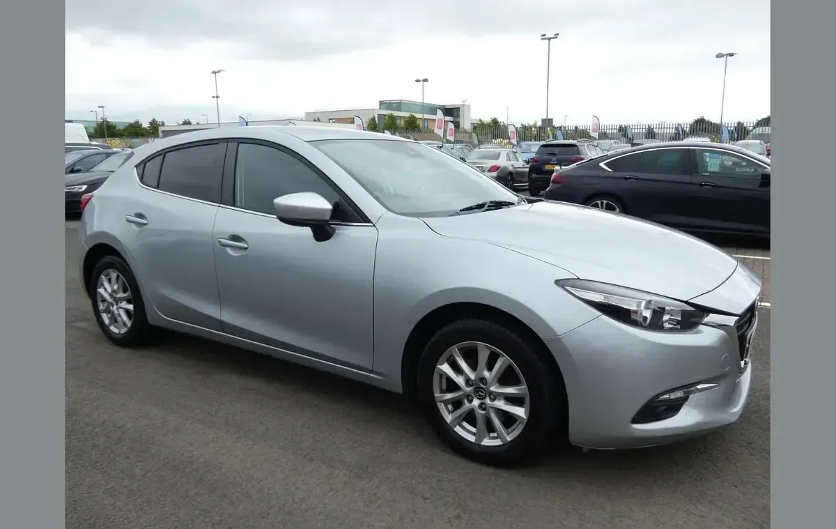 Used Mazda 3 117 HP (86 kW) 2017 Silver Hatchback